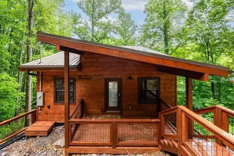 350 Sugar Mtn Way, Pigeon Forge, TN 37863