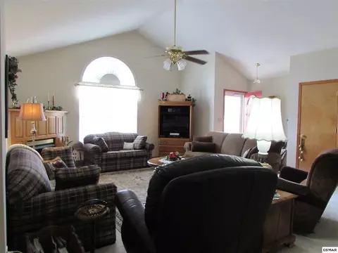 8121 W Pointe Dr, Talbott, TN 37877 photo 10