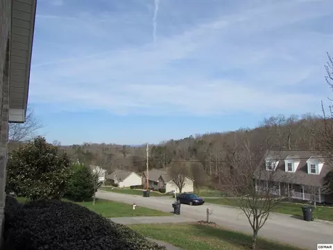 8121 W Pointe Dr, Talbott, TN 37877 photo 3