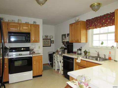 8121 W Pointe Dr, Talbott, TN 37877 photo 5