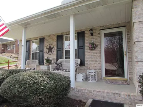 8121 W Pointe Dr, Talbott, TN 37877 photo 2