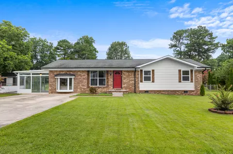 582 Pinewood Cir, Fort Oglethorpe, GA 30742