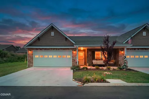 965 Juneberry Ln, Pigeon Forge, TN 37863