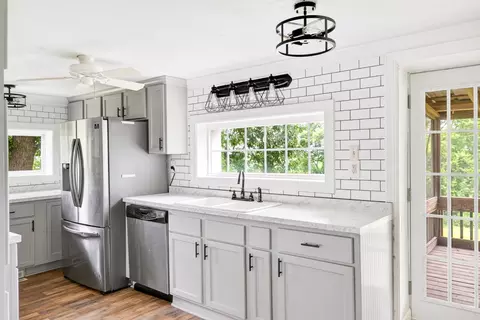 Kitchen - 5904 Highway 76e E, Springfield, TN 37172 photo 1 of 3
