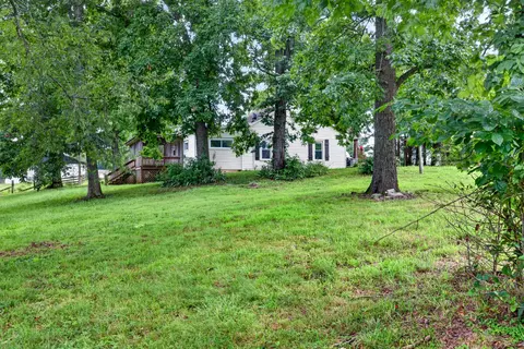 Exterior - 5904 Highway 76e E, Springfield, TN 37172 photo 18 of 21