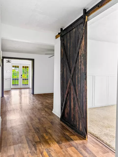 Entry Way - 5904 Highway 76e E, Springfield, TN 37172 photo 2 of 3