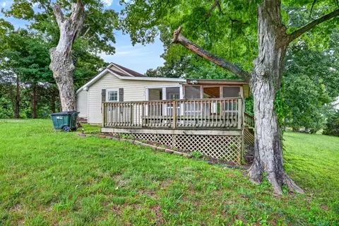 Exterior - 5904 Highway 76e E, Springfield, TN 37172 photo 10 of 21
