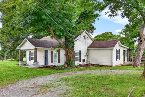 Exterior - 5904 Highway 76e E, Springfield, TN 37172 photo 3 of 21