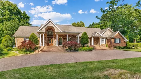 363 Fairway Dr, Clarksville, TN 37043
