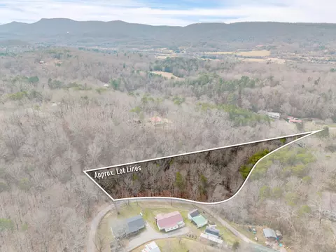 155 Crestline Dr, Rossville, GA 30741