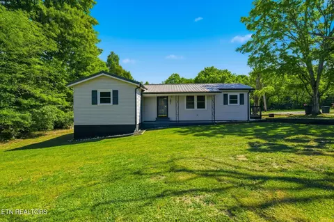 615 Carroll St, Etowah, TN 37331