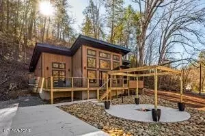 2983 Easy St, Sevierville, TN 37862