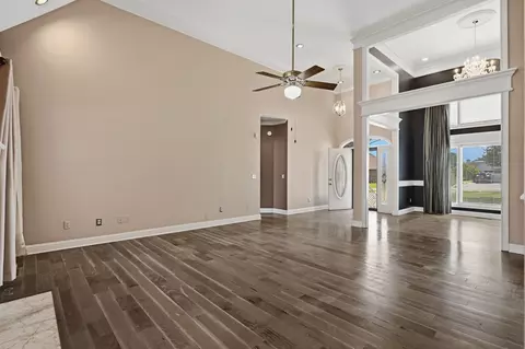 Living - 104 Clearview Ct, Springfield, TN 37172 photo 3 of 4