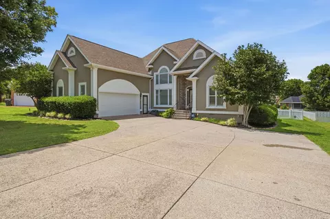 Exterior - 104 Clearview Ct, Springfield, TN 37172 photo 2 of 7