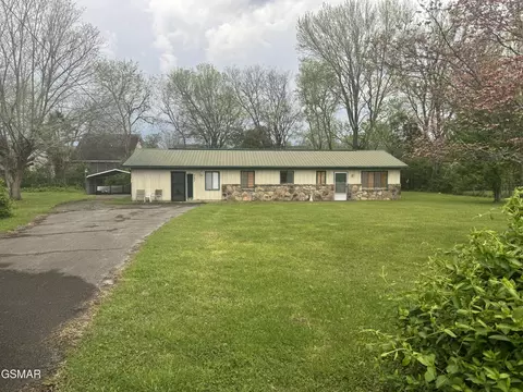 721 Circle Dr NE, Pigeon Forge, TN 37863