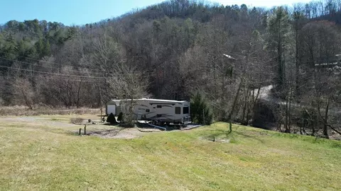 3266 Lost Branch Rd, Sevierville, TN 37862