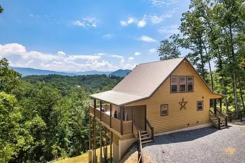4428 Stackstone Rd, Sevierville, TN 37862 photo 2