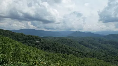 117 Settlers View Ln, Sevierville, TN 37862