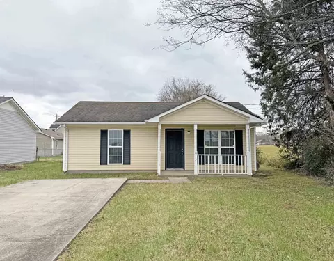 915 Stateline Rd, Oak Grove, KY 42262