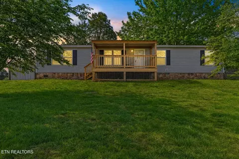 1017 Beardshire St, Sweetwater, TN 37874