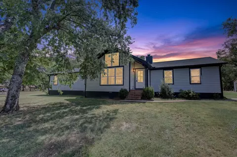 3194 Johnson Ln, Christiana, TN 37037