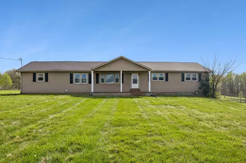905 Town Branch Rd, Charlotte, TN 37036
