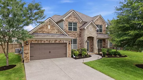 1045 Brixworth Dr, Thompsons Station, TN 37179