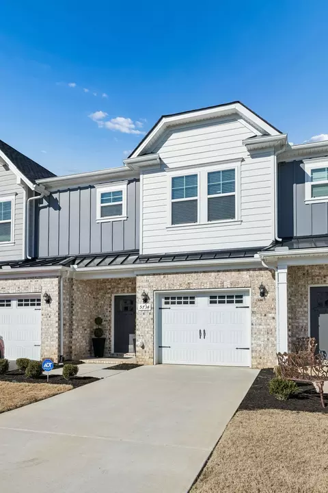 5734 Cloverwood Dr, Rockvale, TN 37153