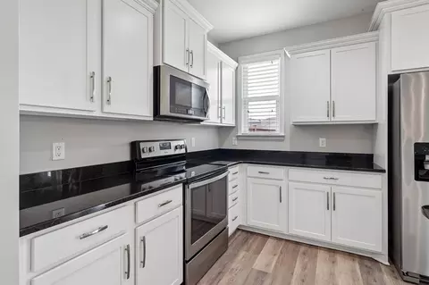 Kitchen - 3438 Hyde Ct, Murfreesboro, TN 37128 photo 3 of 3