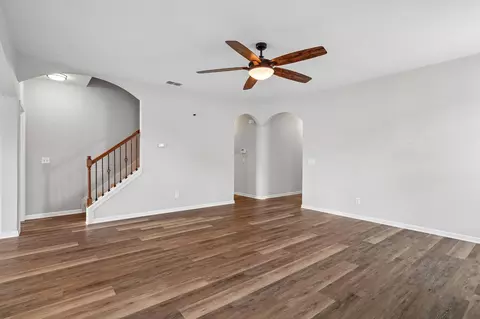 Living - 3438 Hyde Ct, Murfreesboro, TN 37128 photo 4 of 5