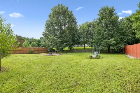 Exterior - 6038 Chickadee Cir, Spring Hill, TN 37174 photo 6 of 9