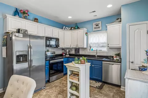 Kitchen - 6038 Chickadee Cir, Spring Hill, TN 37174 photo 1 of 2