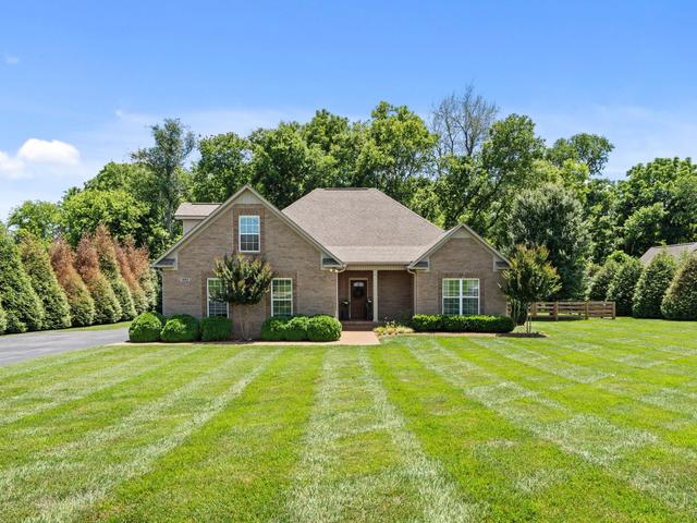 1422 Polo Fields Ln, Columbia, TN 38401