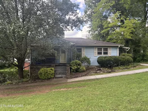 2119 Maple Dr, Knoxville, TN 37918