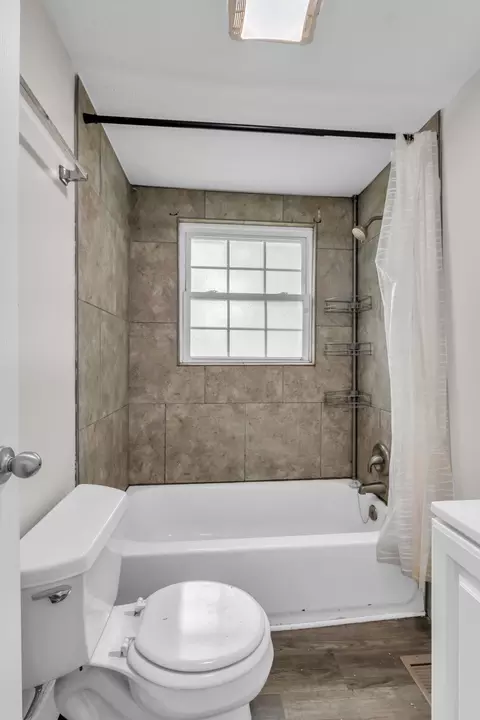 Bath - 460 E State St, Murfreesboro, TN 37130 photo 1 of 1