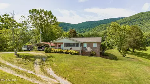 7686 Highway 63, Speedwell, TN 37870
