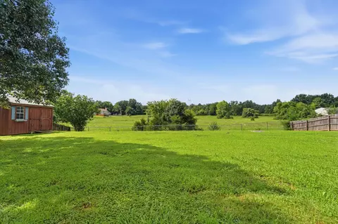 1239 California Dr, Murfreesboro, TN 37129