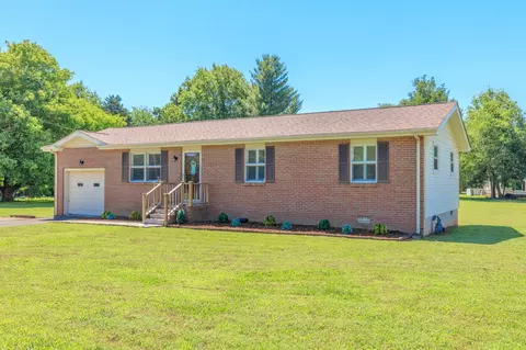 131 Orchard Grass Ln, Chickamauga, GA 30707