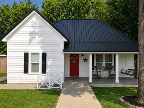 306 N Cherokee St, La Fayette, GA 30728