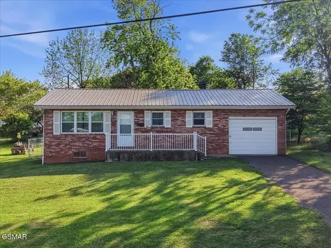539 4th St, Newport, TN 37821