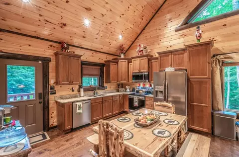 2313 Bogle Spring Loop, Sevierville, TN 37862 photo 6