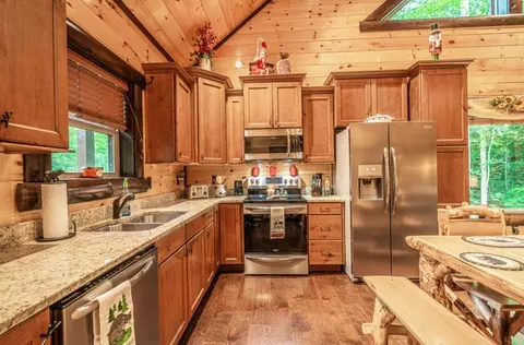 2313 Bogle Spring Loop, Sevierville, TN 37862 photo 5