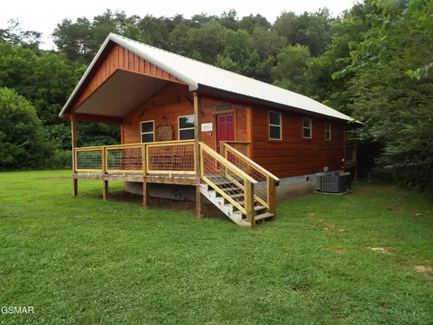 6018 Larkmoor Rd, Cosby, TN 37722