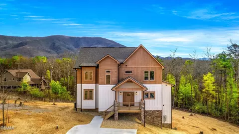 3759 Revetta Cir, Sevierville, TN 37862