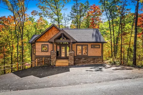 3907 Denton Ct, Sevierville, TN 37862