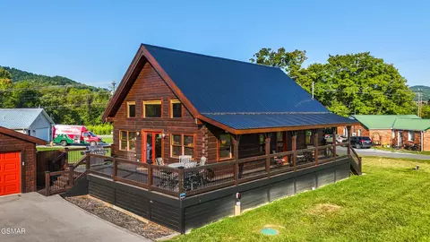 3606 Shelby Dr, Sevierville, TN 37862