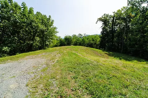 1468 Laurel Rd, Gatlinburg, TN 37738