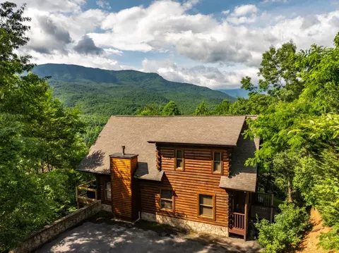 3902 Duck Hollow Rd, Gatlinburg, TN 37738