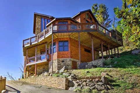 249 Greystone Heights Rd, Gatlinburg, TN 37738