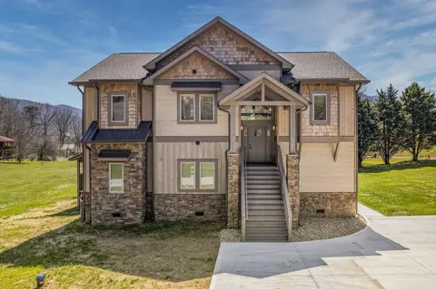 3706 Cove View Ln, Sevierville, TN 37862